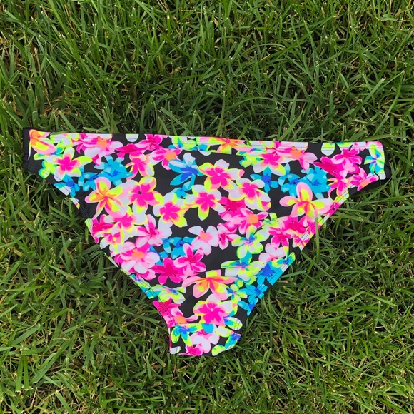 Floral Bikini Set - Picture 4 of 4